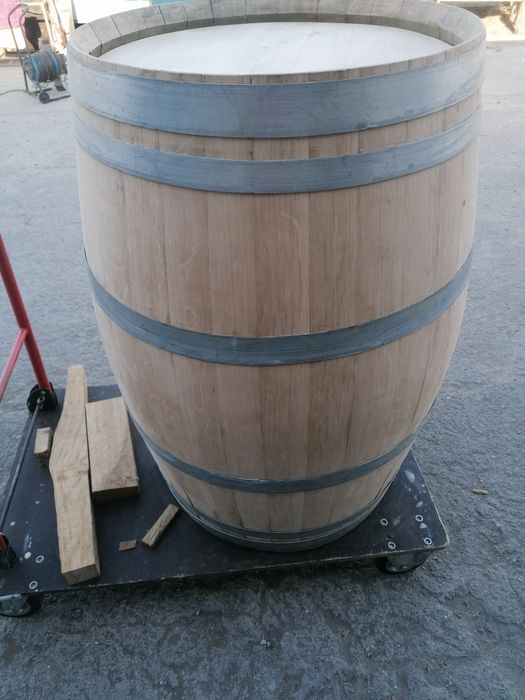 Dębowa beczka po winie