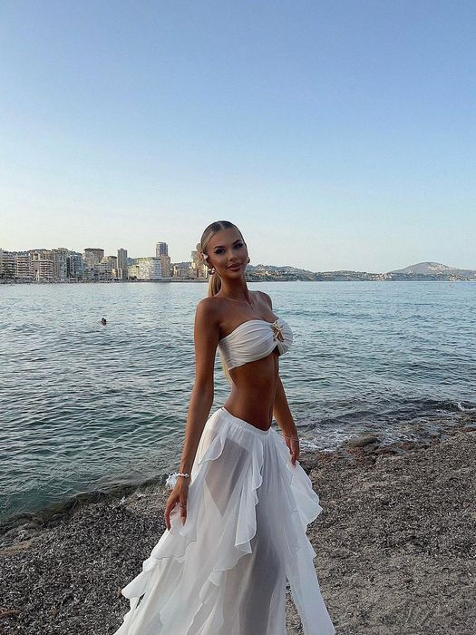Biały komplet damski plażowy bikini