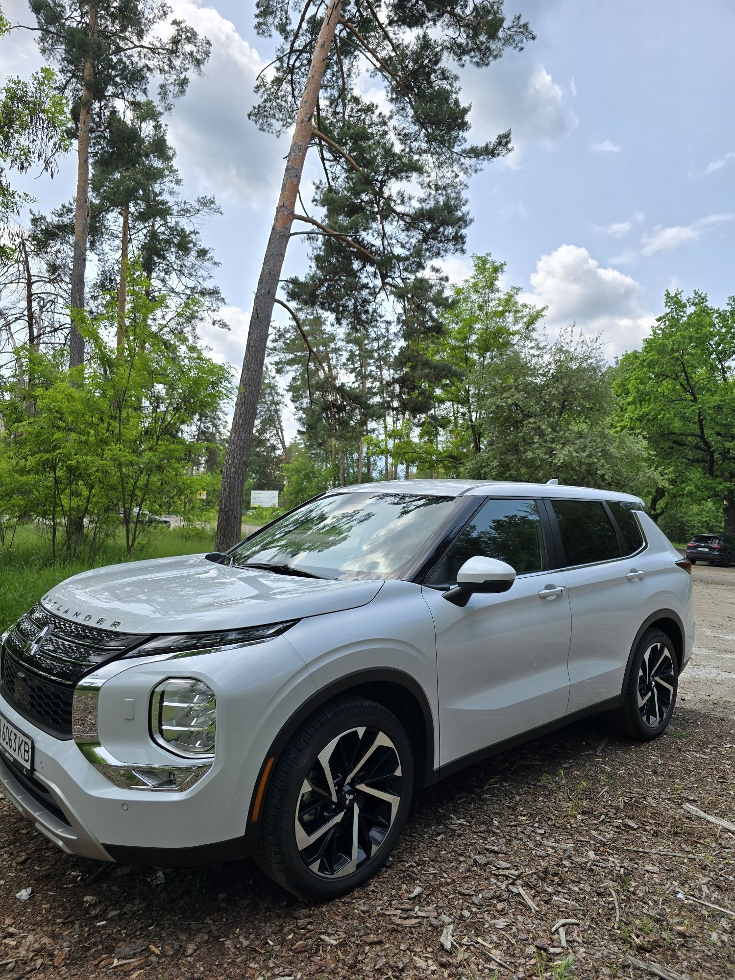 Продаю Mitsubishi Outlander MiVEC CVT(184к.с.) S-AWC рік випуску 2022