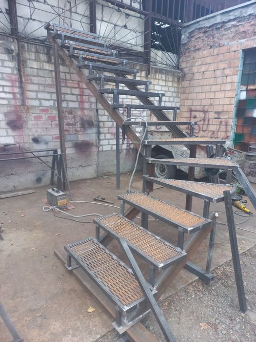 Сварщик.Нужна работа.