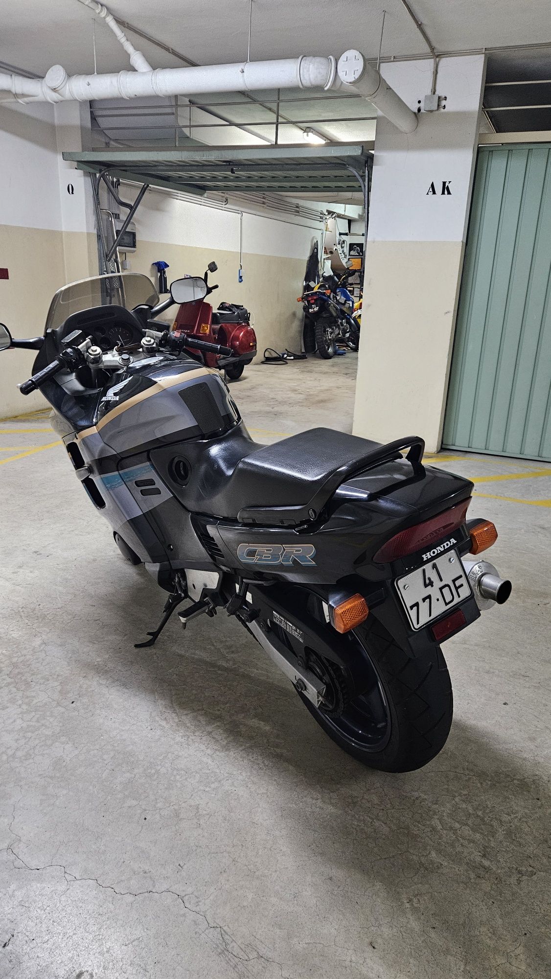 Honda CBR 1000F Troca