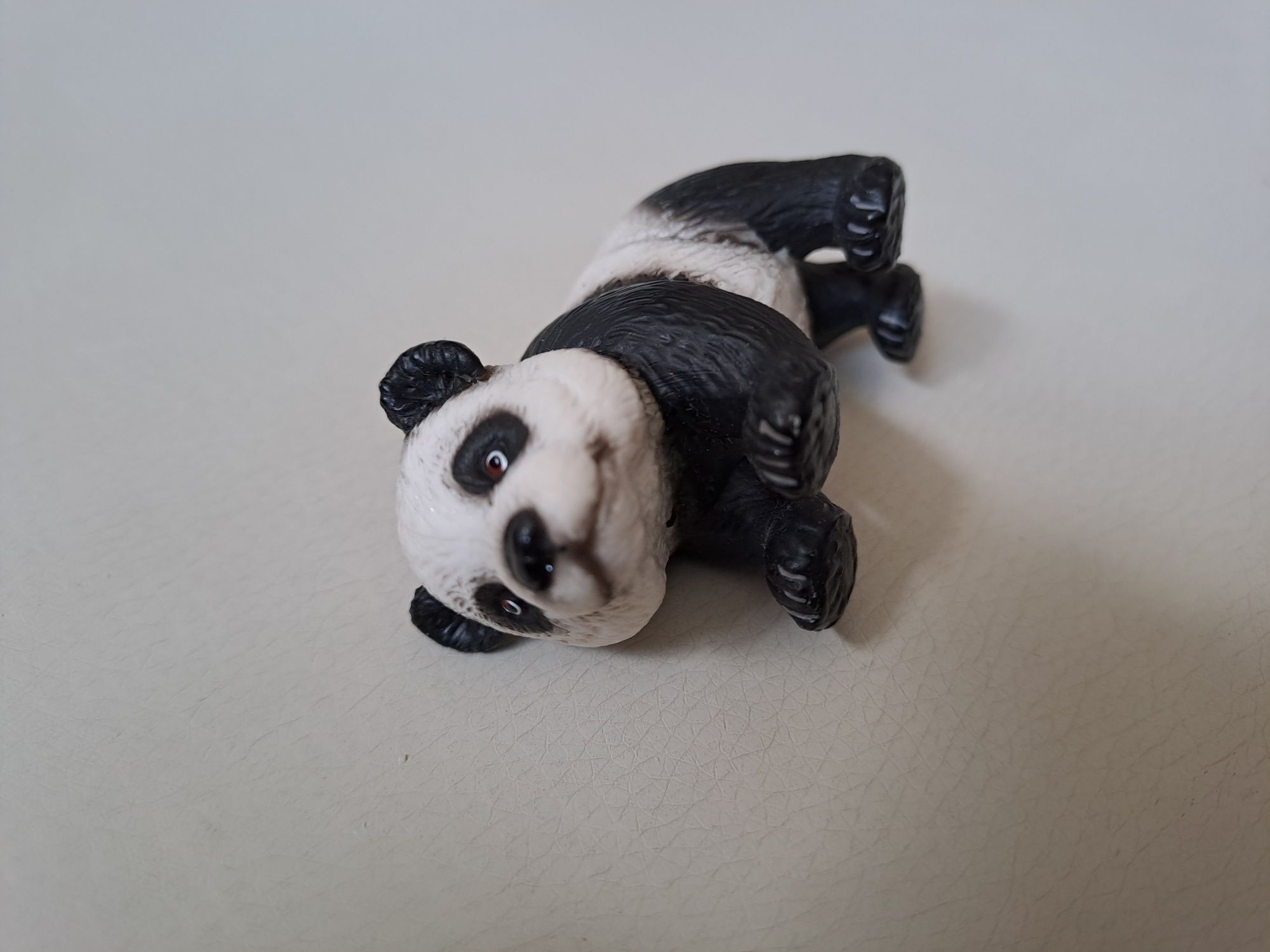 Figurka Schleich - młoda panda wielka