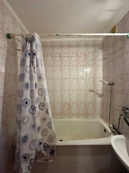 ПРОДАМ великогабаритну 1-кімн. квартиру (3 мкрн, лівий берег)