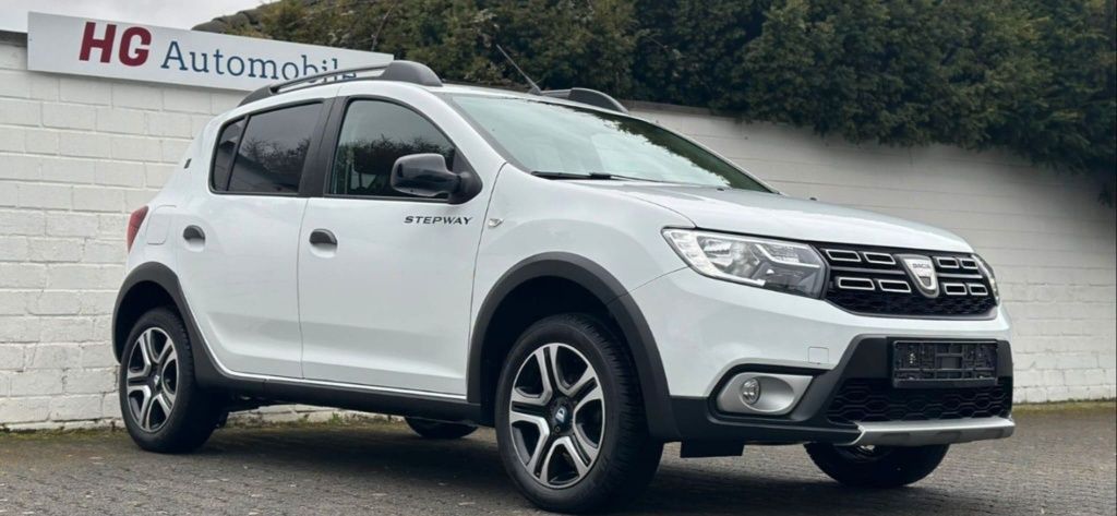 Dacia Sandero Stepway blue Dci 15 Celebration