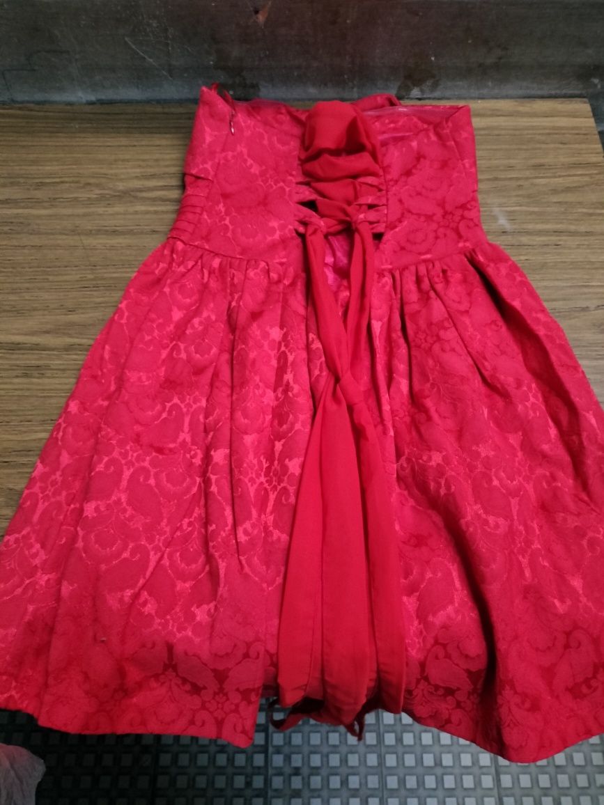 Vestido vermelho novo