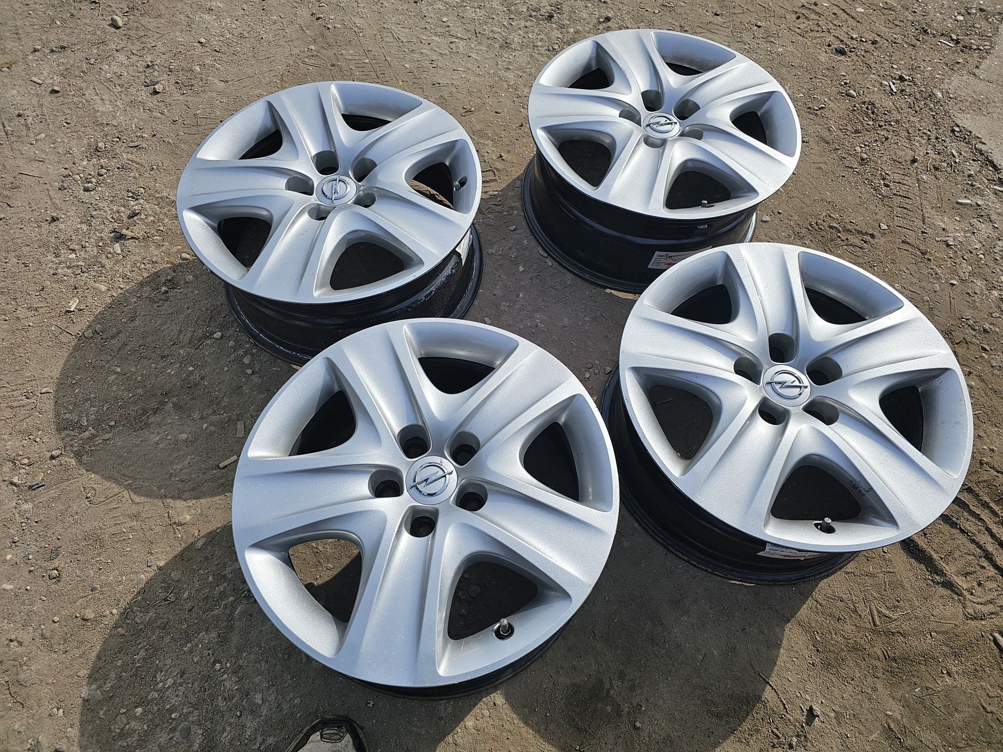 Felgi Stalowe Strukturalne Opel Insignia B-R17 5x115 ET44-7J+czujniki
