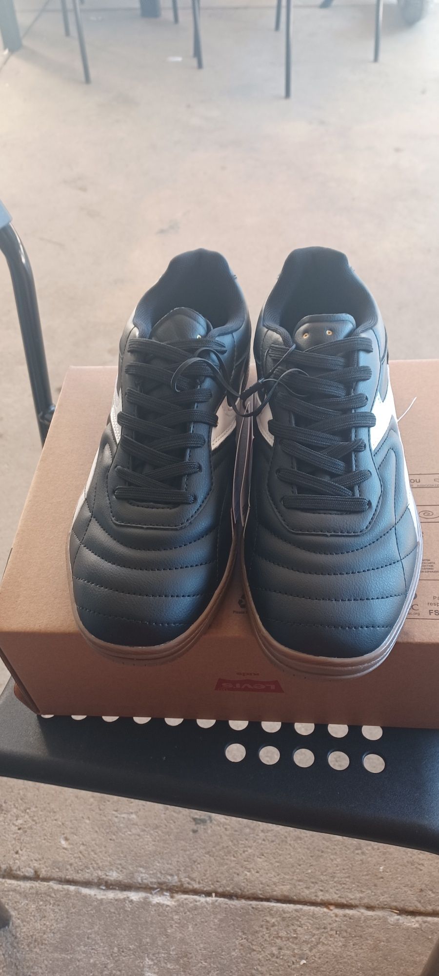 Sapatilhas Bershka N40