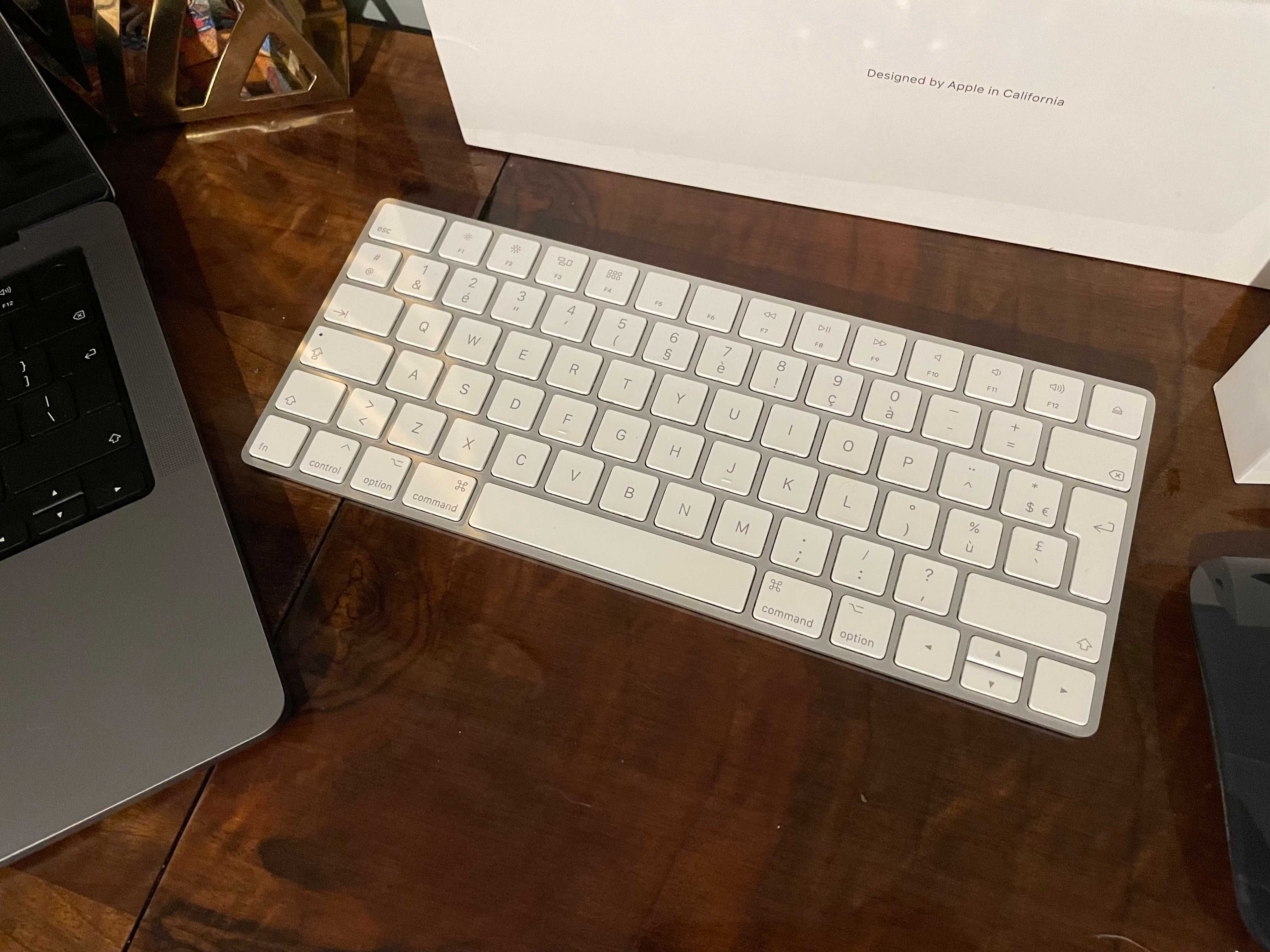 Apple Magic Keyboard + Apple Magic Mouse