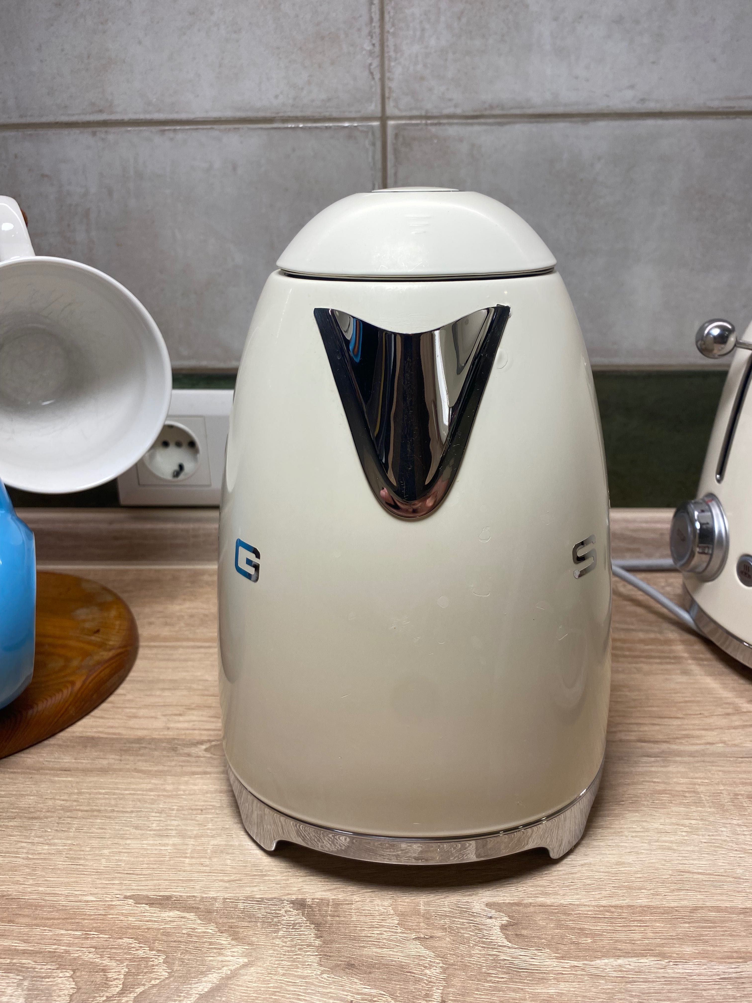 Чайник SMEG KLF01CR Cream Кремовий, робочий