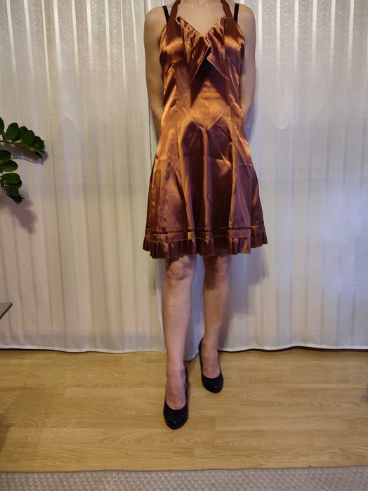 Świecąca brązowa sukienka