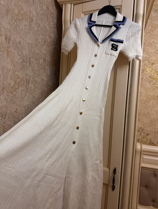 Сукня Sandro молочного коляру