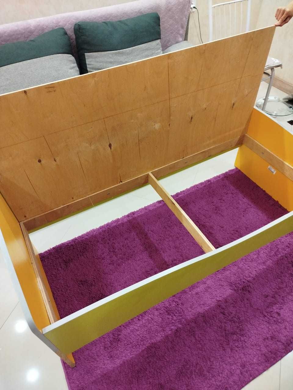 Кушетка диванчик ліжко дитяче гарний стан