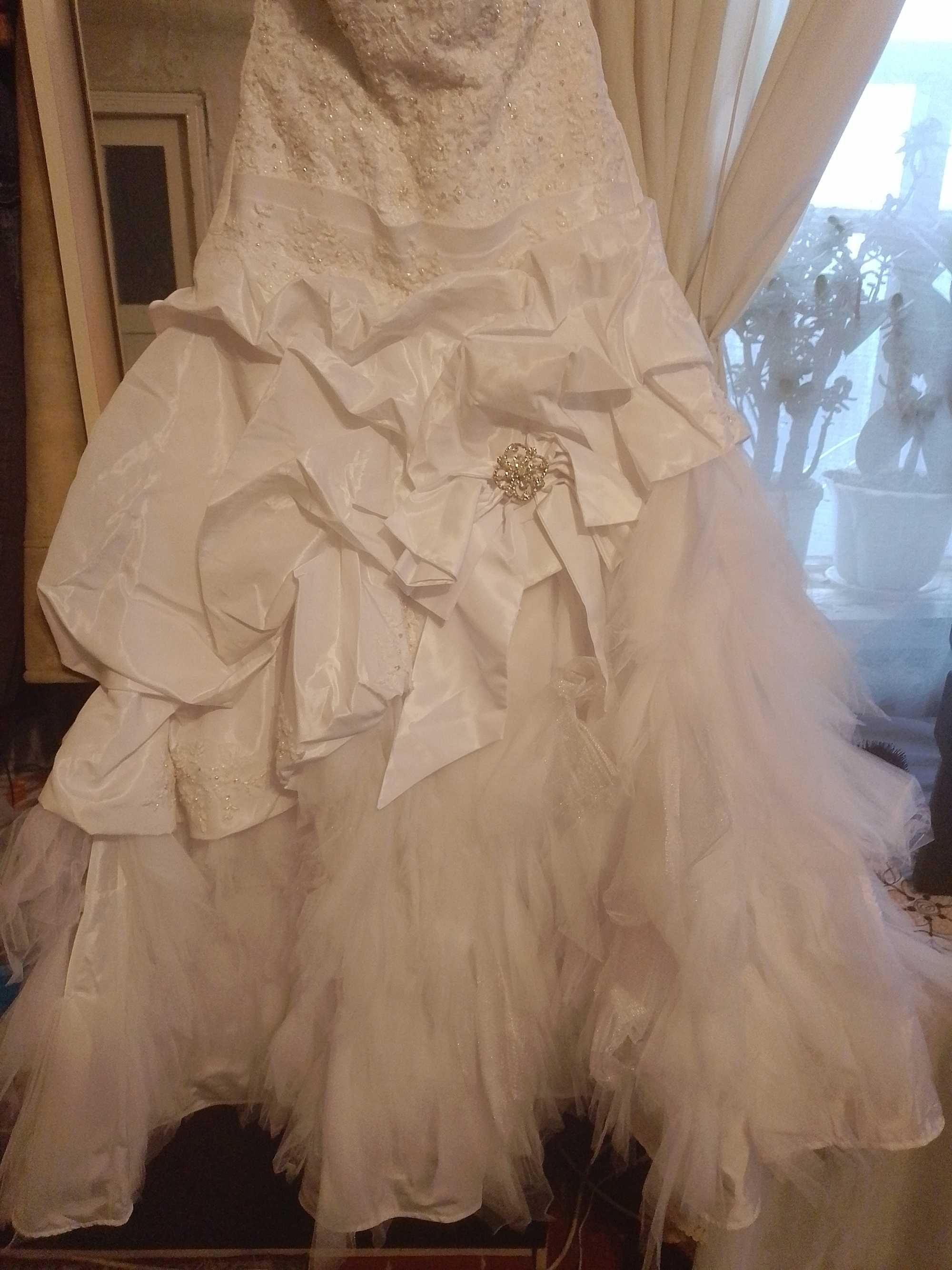 Продам свадебное платье, размер 44-46