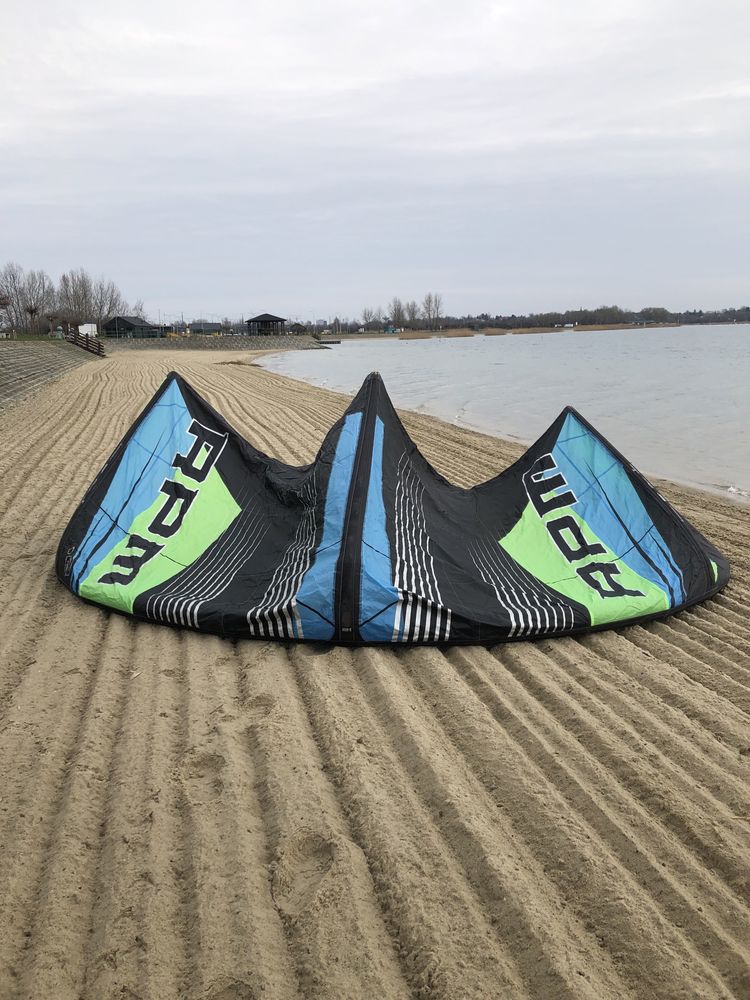 Kitesurfing Latawce kite kitesurfing slingshot 12 i 8 m2