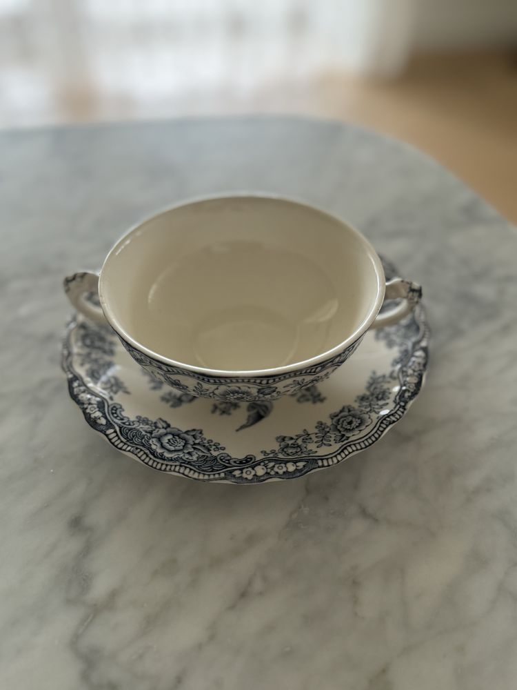 Crown Ducal Bristol blue