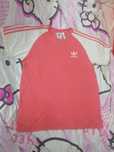Яркие футболки Adidas