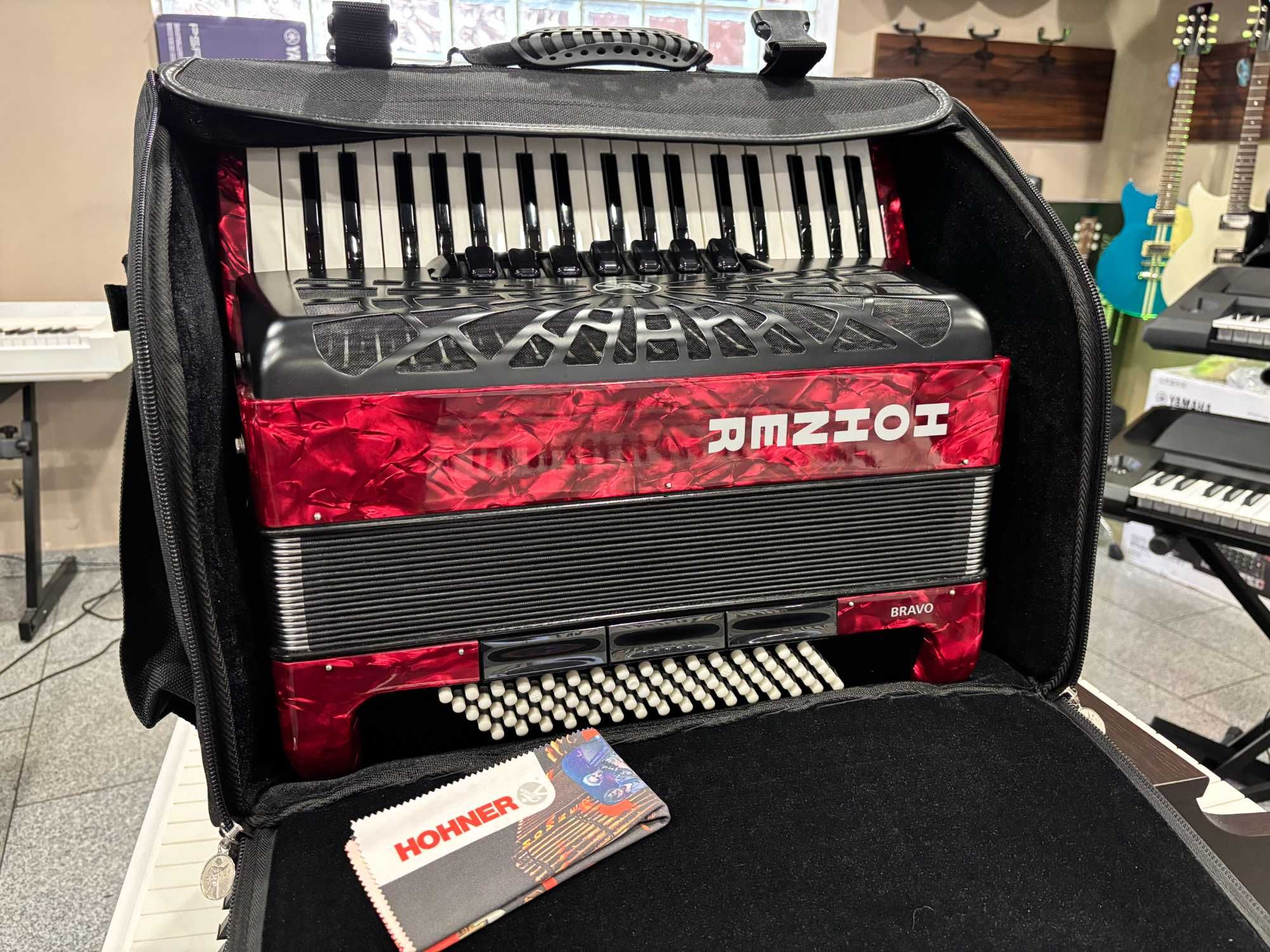 Akordeon HOHNER Bravo III 80 RD stan PERFEKCYJNY Sklep Krys...
