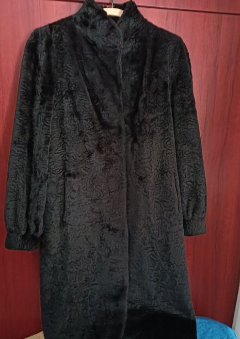 Śliczny jesienny płaszczyk