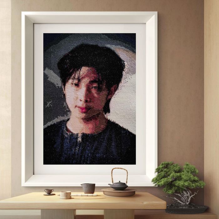 Portret RM z BTS ręcznie haftowany krzyżykiem. Kim Namjoon