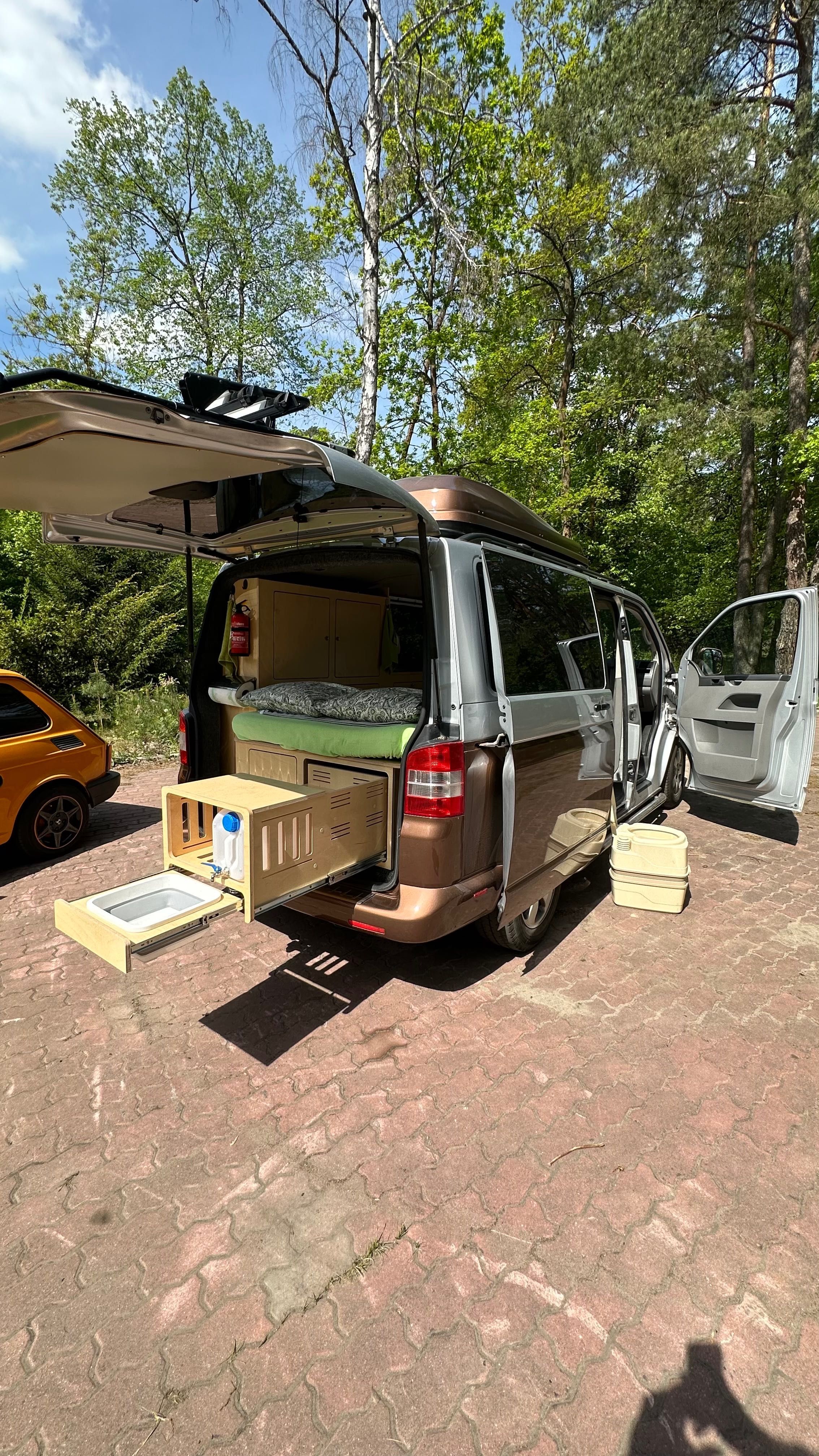 VW VOLKSWAGEN T5 - Bus - KAMPER - Doinwestowany - 2004r - 1.9 TDI