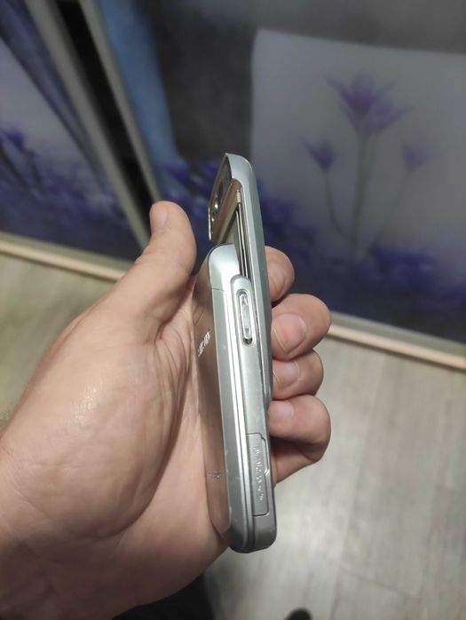 Мобільний телефон Samsung Z400