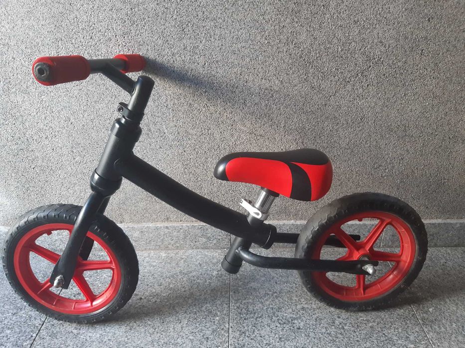 Bicicleta sem pedais em ótimo estado