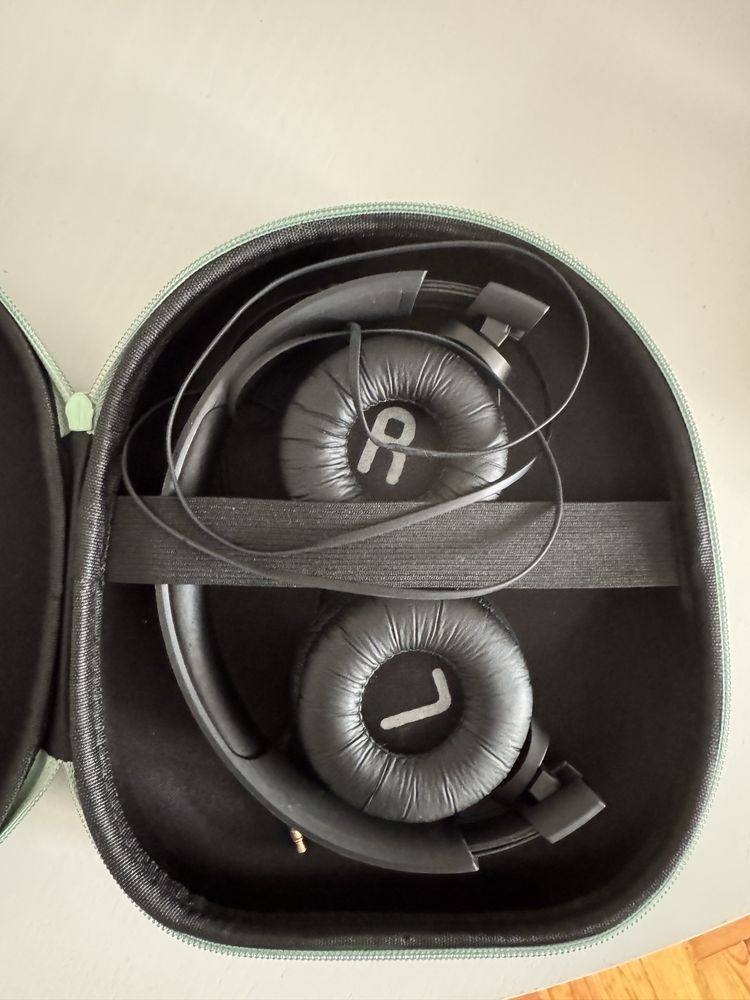 Headphones JBL com Fio + Caixa de Proteção