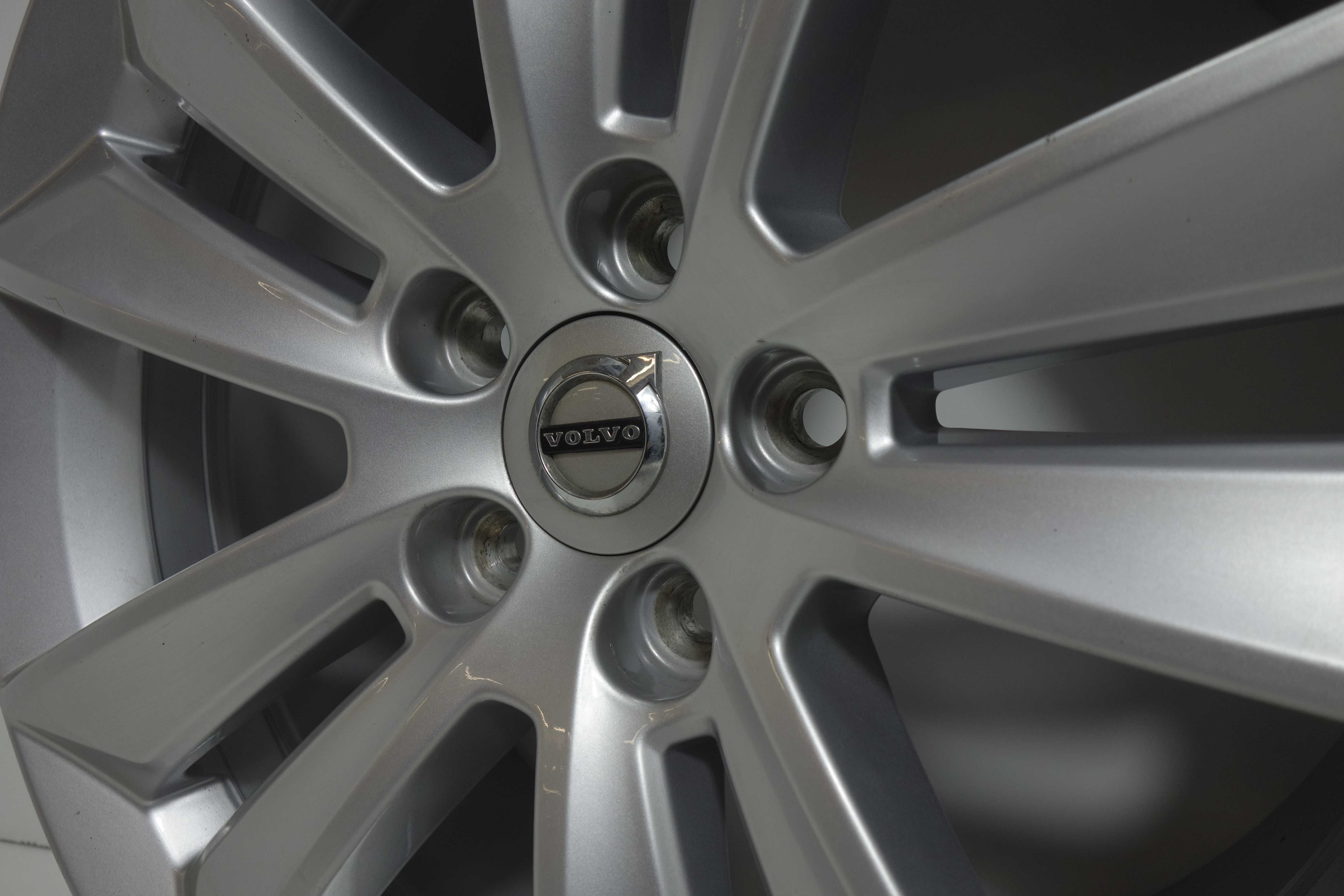 Alufelgi 17" 5x108 Volvo S60 V60 Ford Bronco Focus Maverick Srebrne903