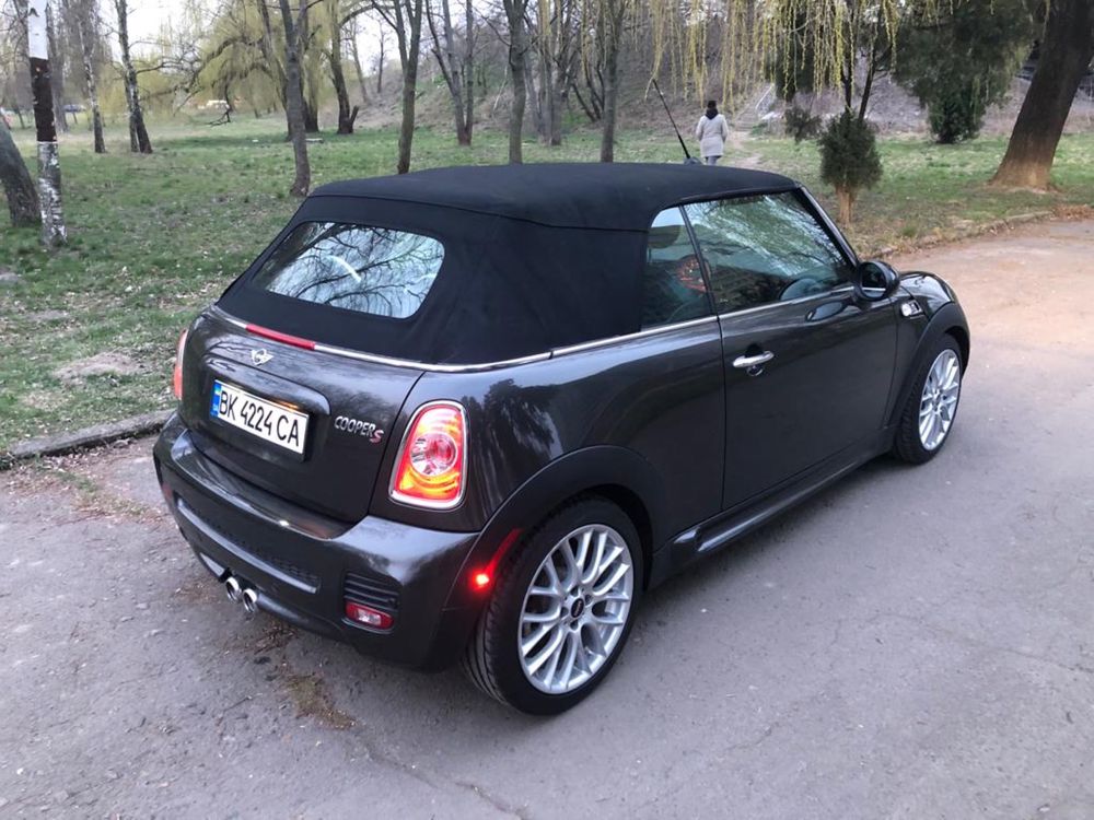 Продам MINI John Cooper Works cabriolet 2013