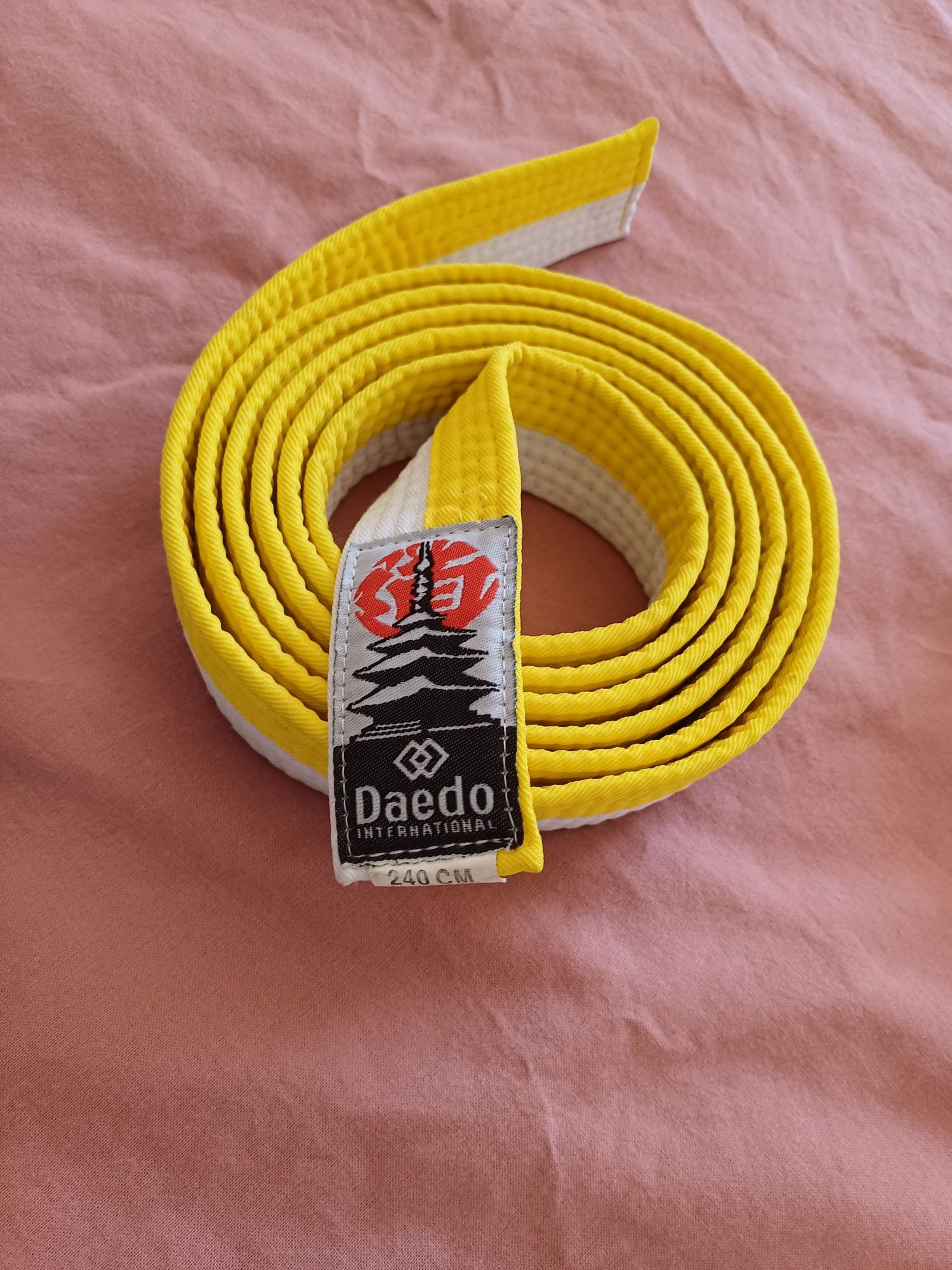 Cinto karate ( amarelo e branco)
