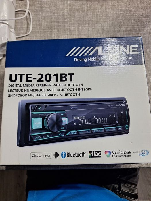 Radio alpine UTE-201BT