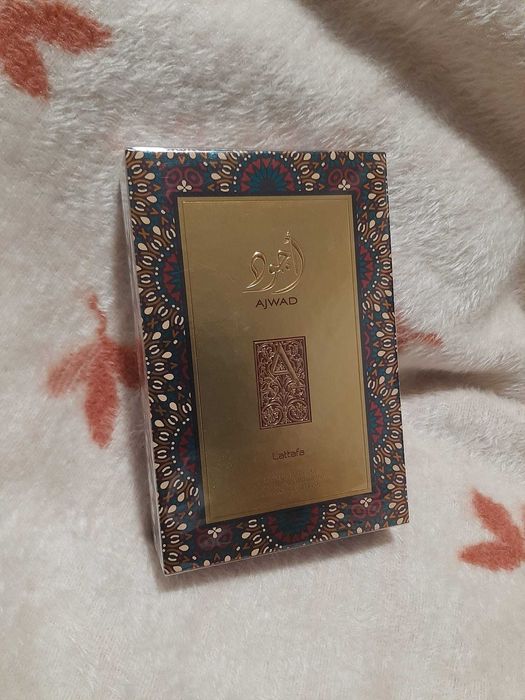 Perfume Lattafa Ajwad