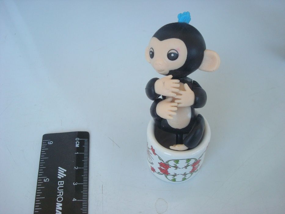 Интерактивная игрушка обезьянка на палец