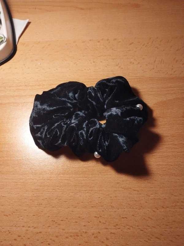 Elástico preto veludo com pérolas