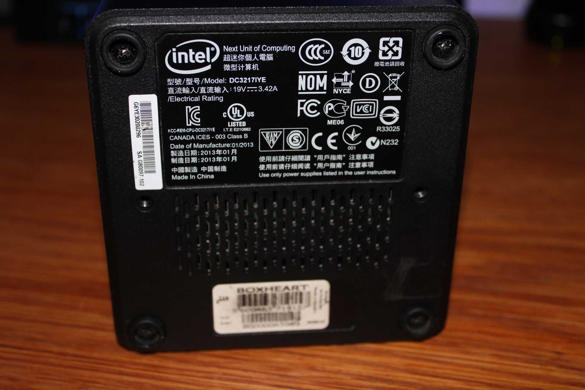 Intel® NUC Kit DC3217IYE