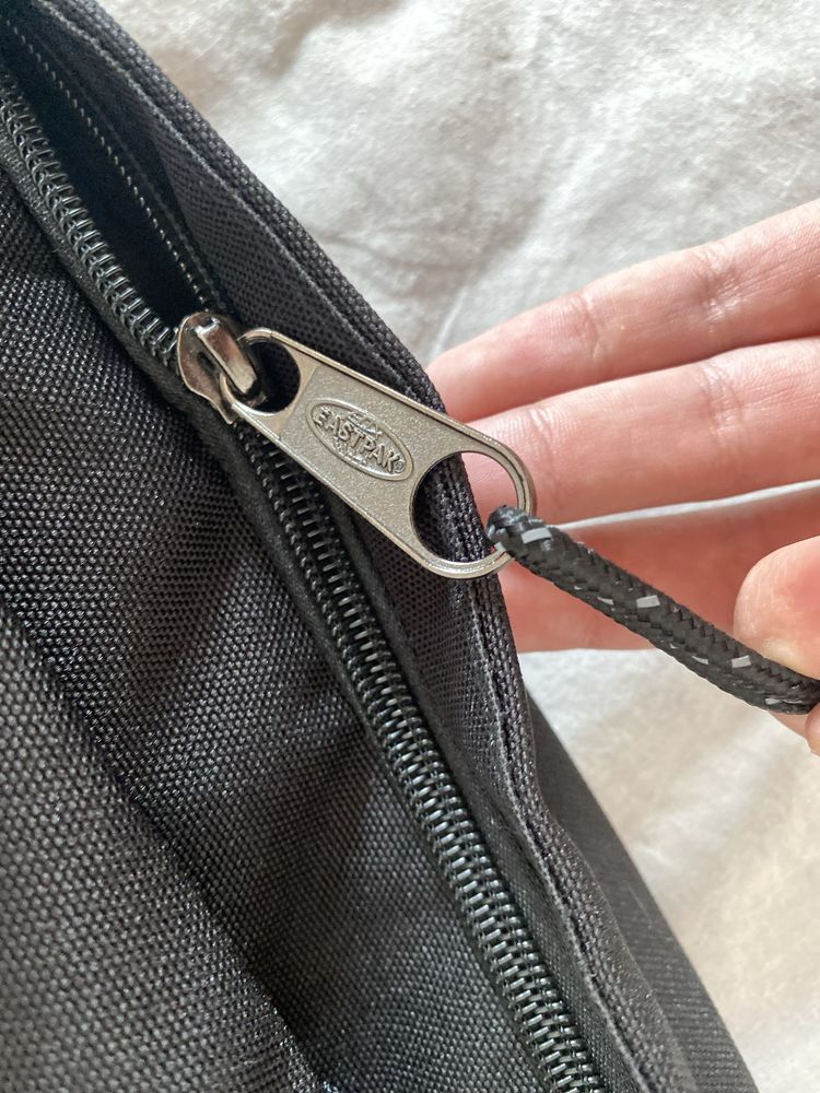 Рюкзак Eastpak Padded Pakr 27 літрів чорний для ноутбука