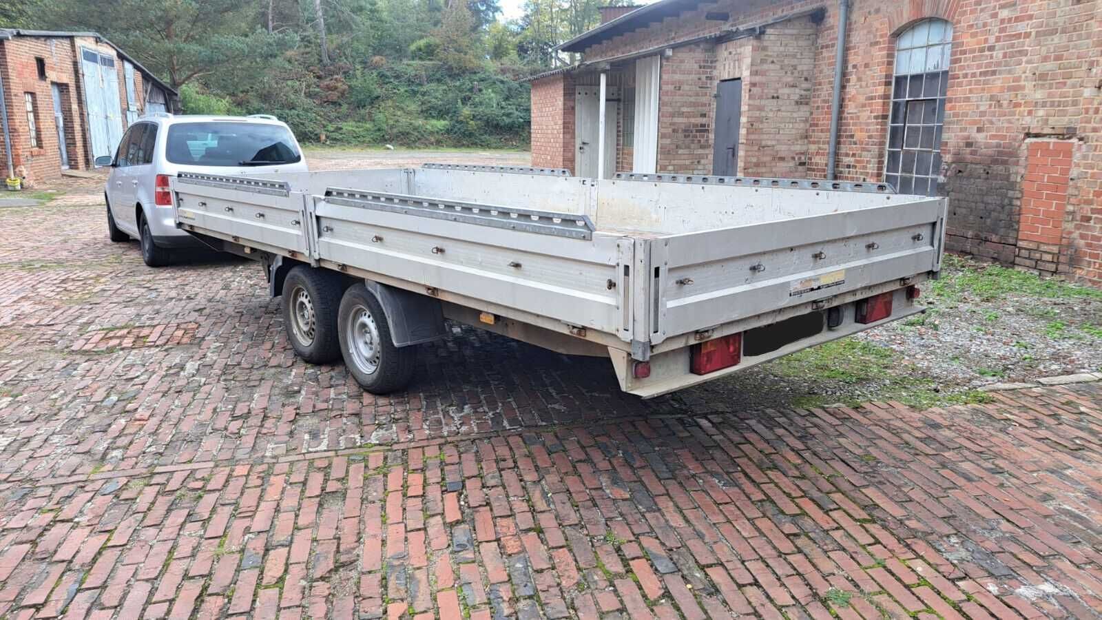 Laweta Przyczepa przyczepka 5m na 2 osie auta dmc 2700kg NAJAZDY BURTY