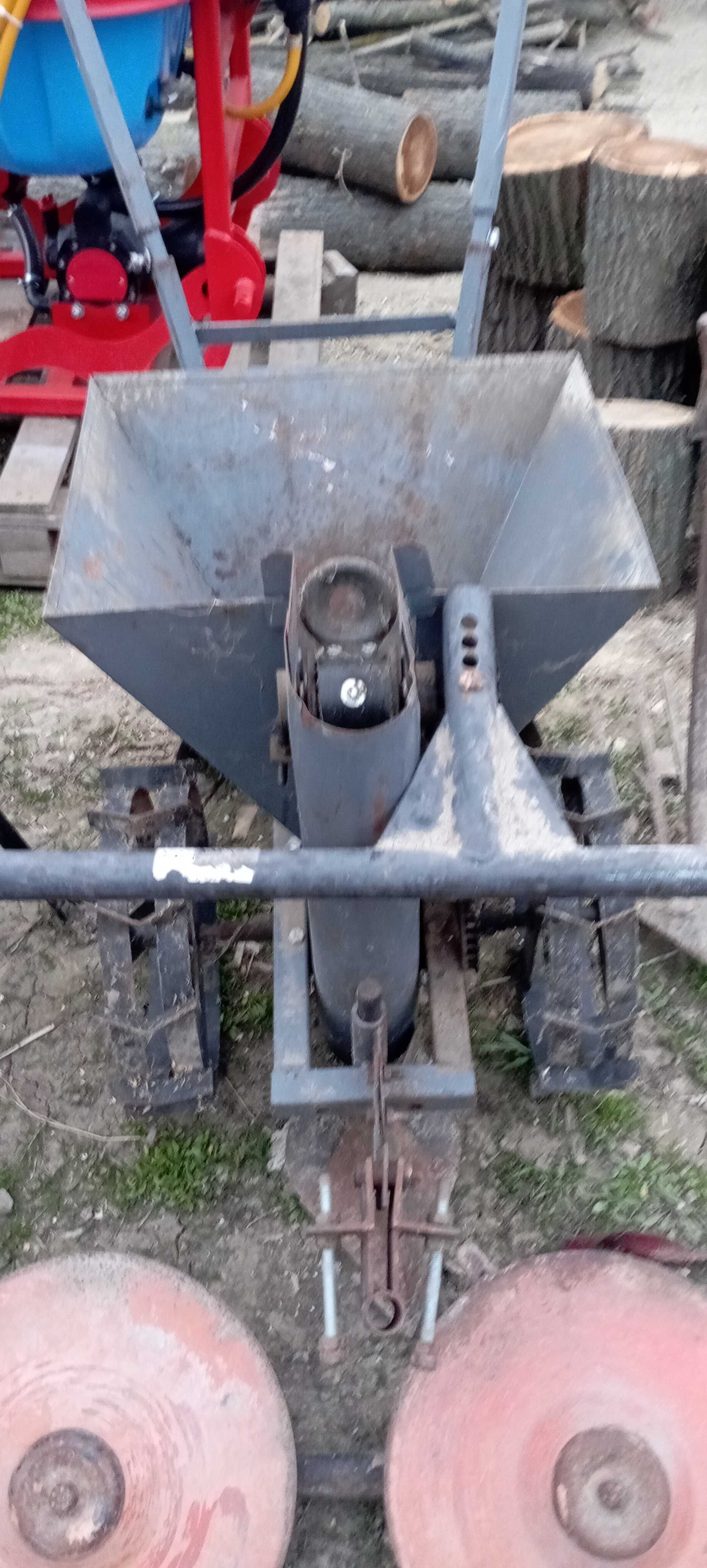 Продам мотоблок  з усім приладдям