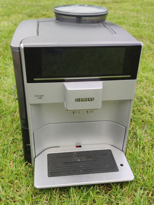 Siemens EQ6 plus S300 ekspres do kawy