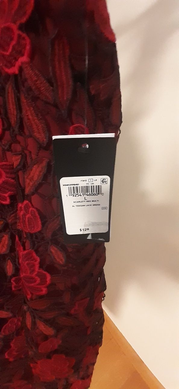 Vestido de renda  Guess. 
Novo com etiqueta. Tamanho L. € 70