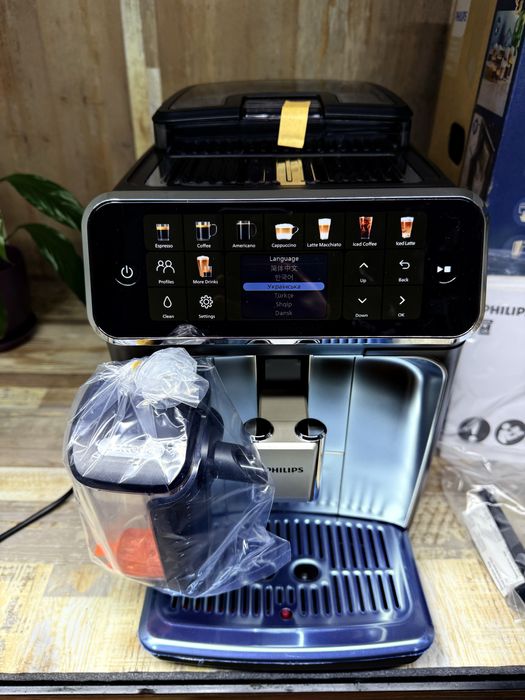 Кавомашина Philips LatteGo Series 5500 Series EP5547/90