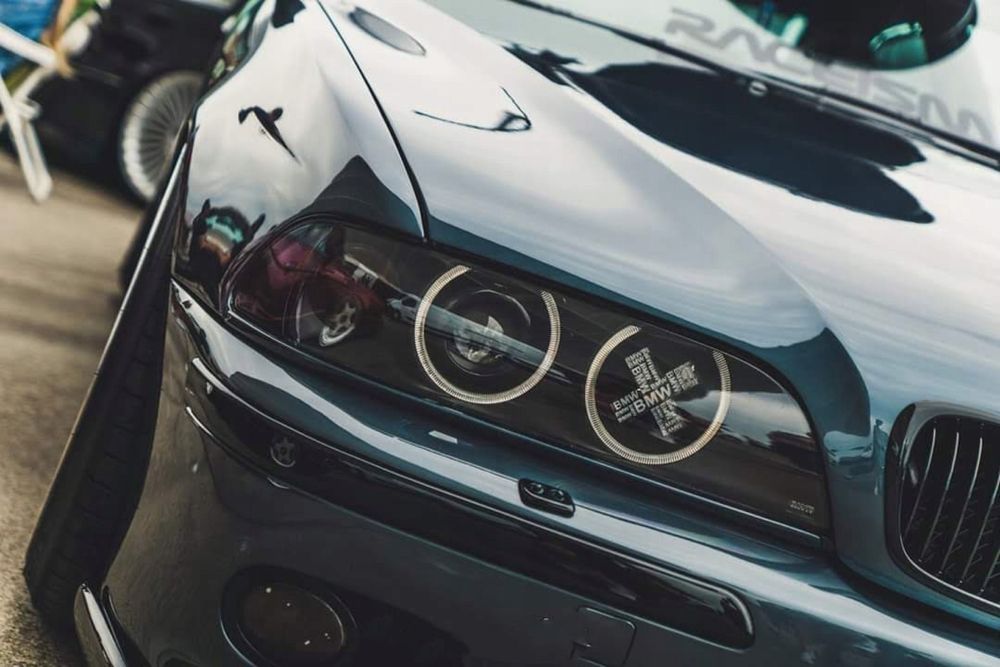 Кресты иксы в фары BMW e39 в дальний фары бмв е39 рест и дорест