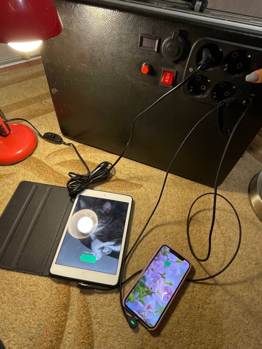 Мобильная универсальная зарядная станция