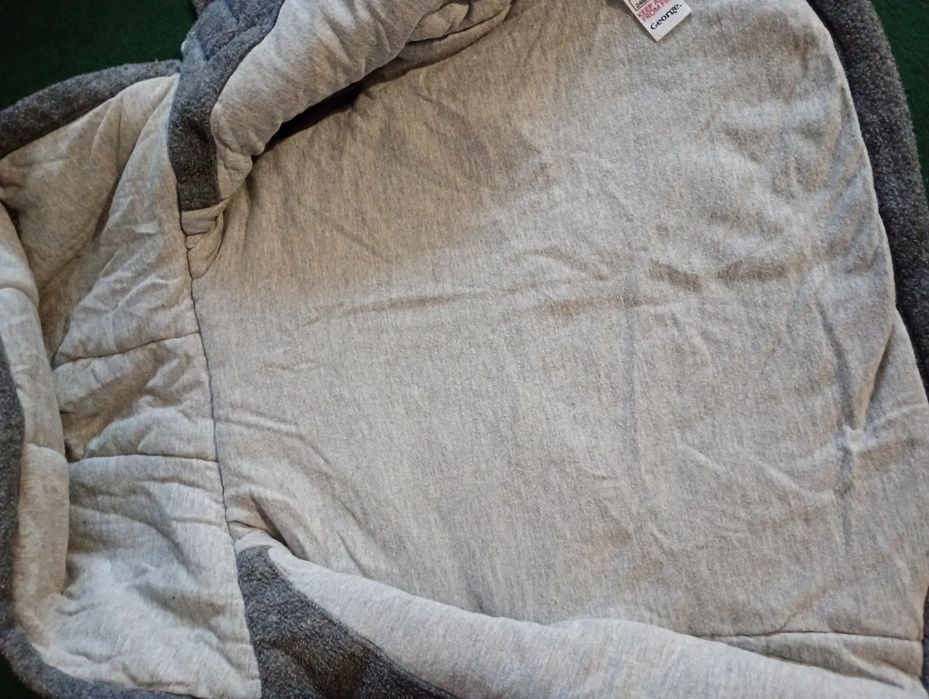 Płaszczyk George dla małego chłopca 9-12 mięs.