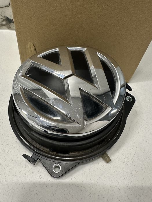 Продам значок з механізмом під камеру Volkswagen