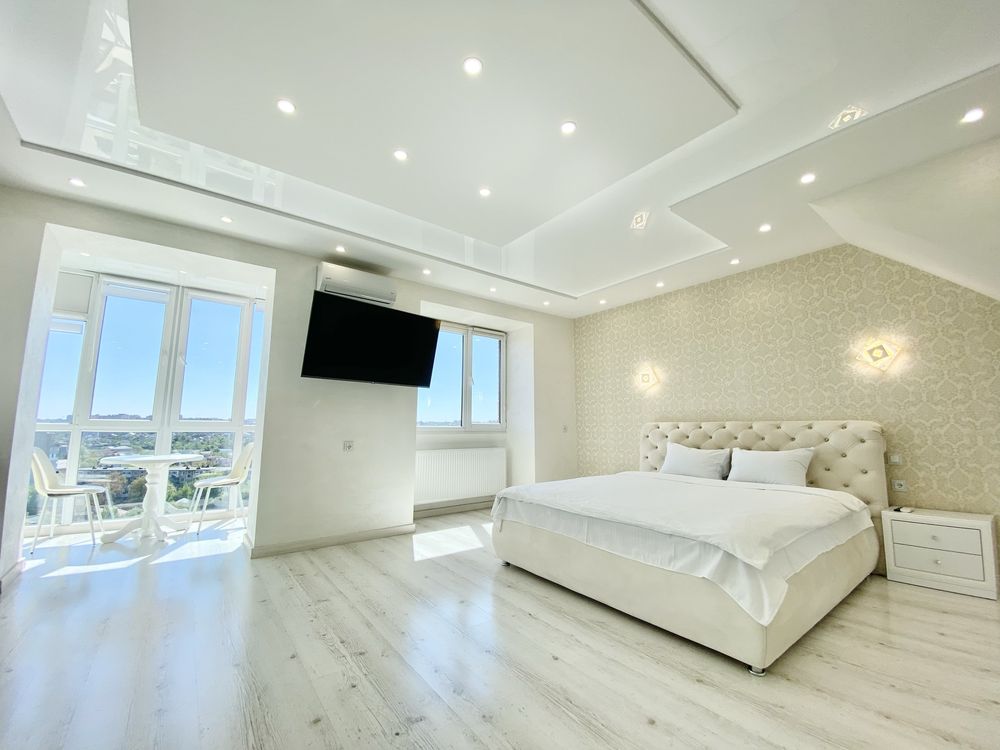 Найкраща панорамна квартира подобово Sky House у центрі Вінниці!