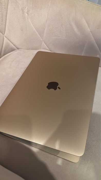 MacBook Air M1 8/256GB gold