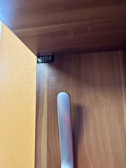 Szafka na buty i wieszak na ubrania