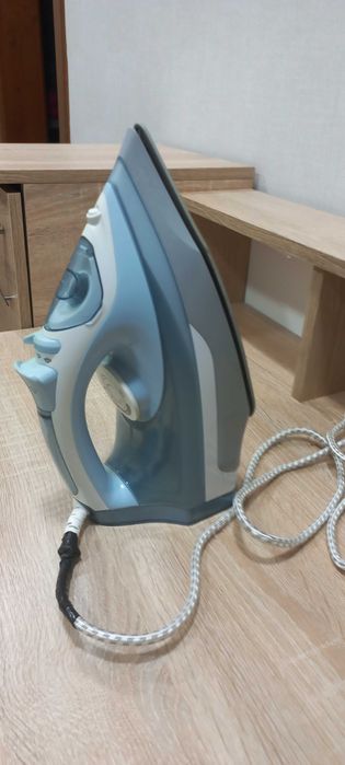 Продам утюг б/у !