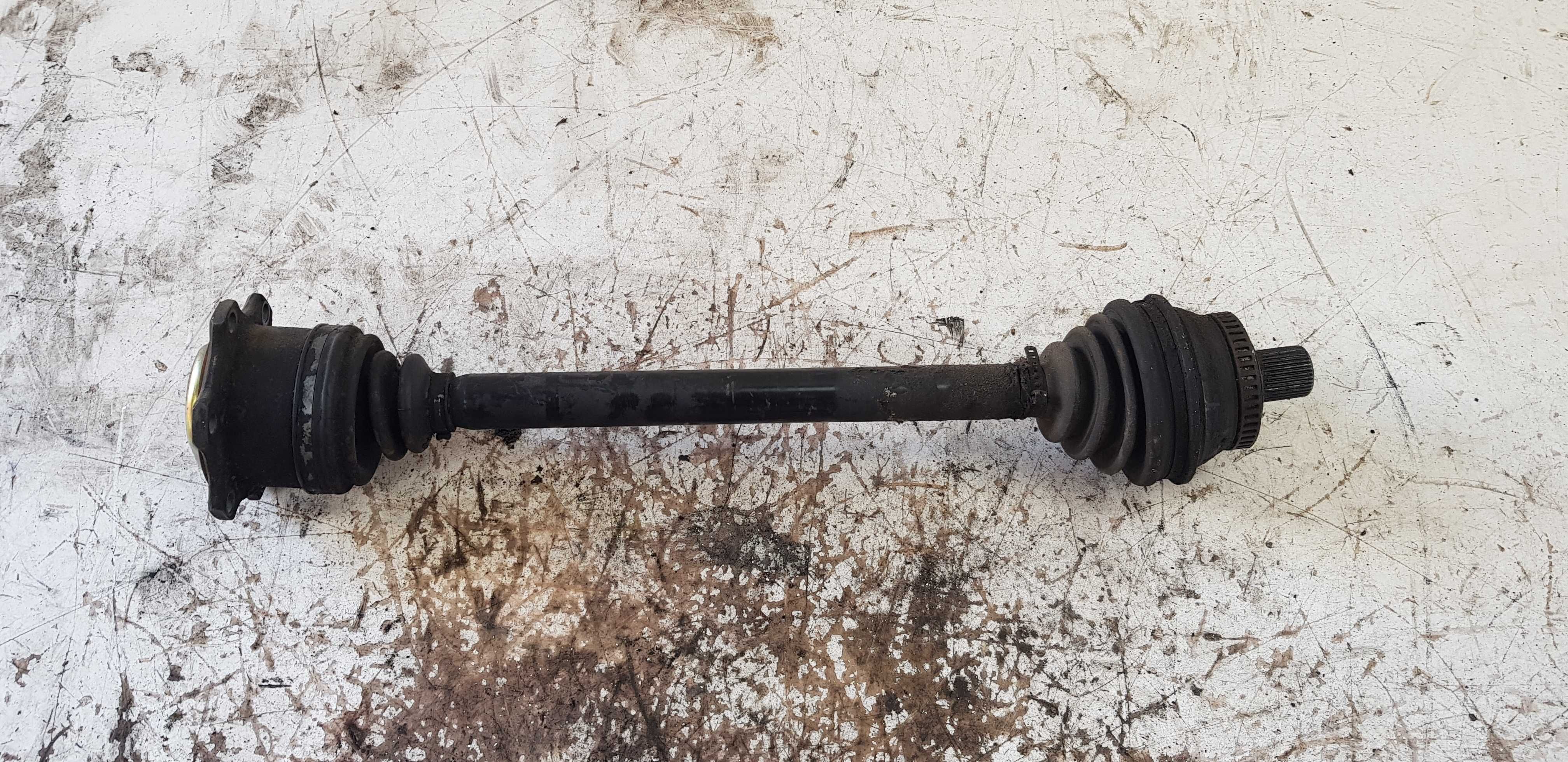 Audi A4 B5 VW Passat B5 2.5 TDI Przegub Półoś Prawa Przednia Przód PP